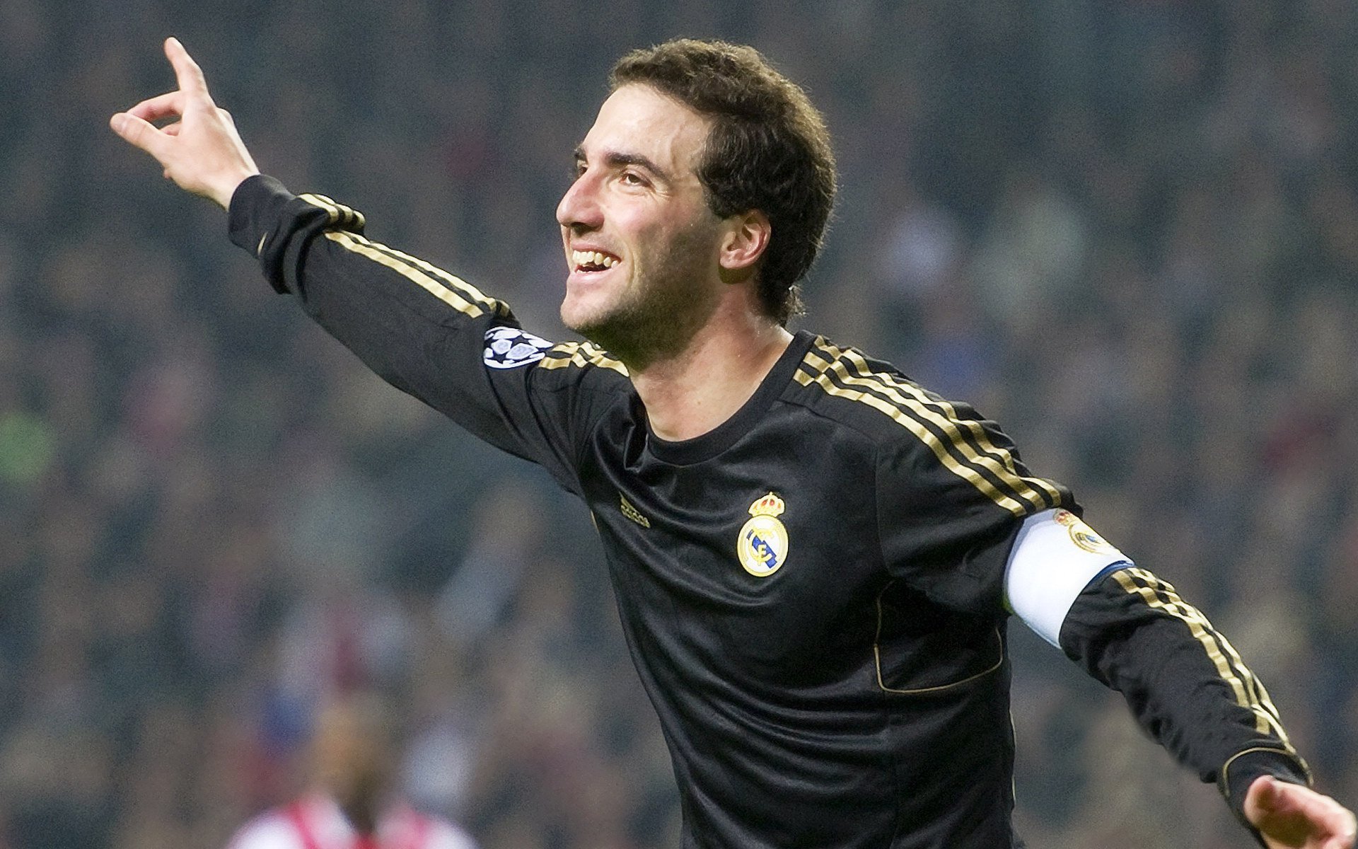 跨越赛场的火力交响，快船式压制与小贾伦的欧冠接管时刻