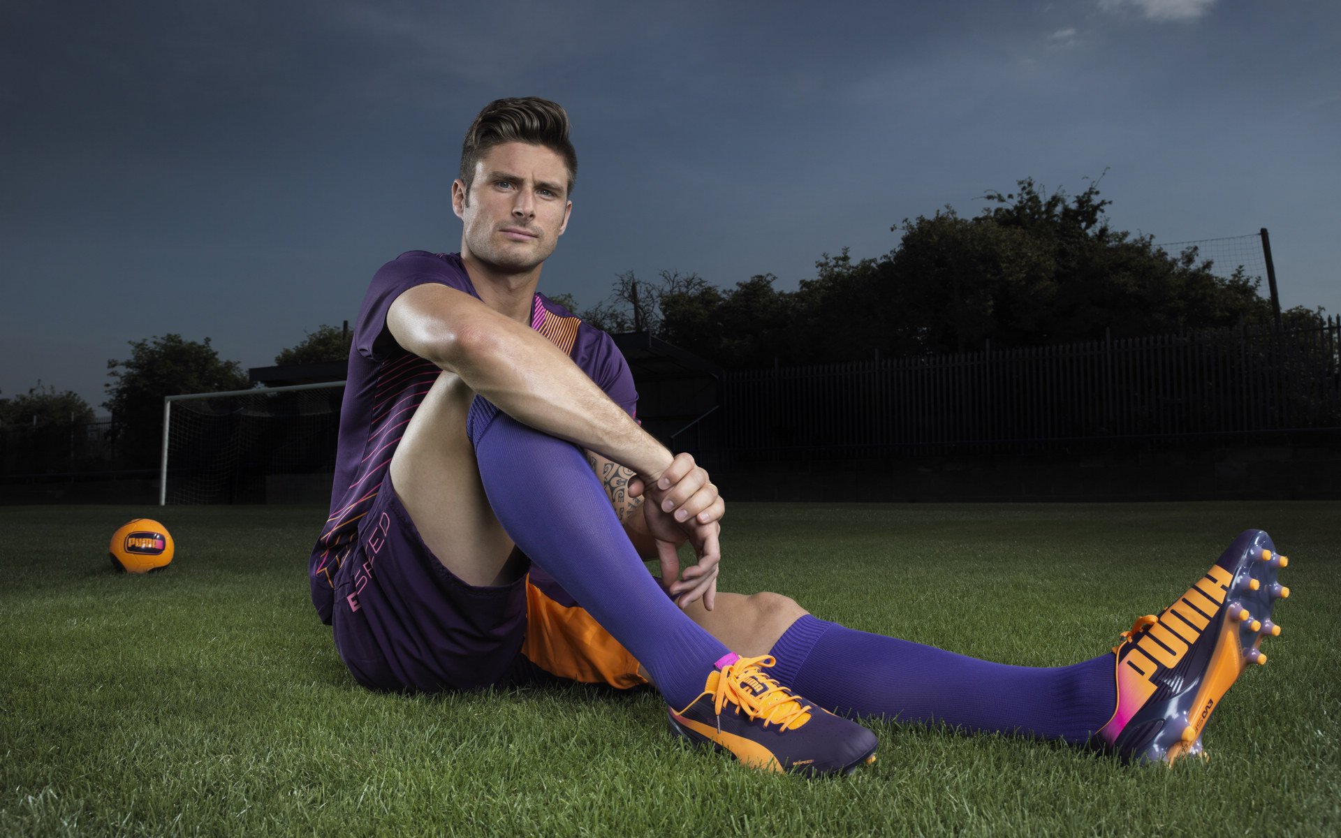 绿茵与赛道，戈麦斯双线传奇，马竞加时绝境与F1年度争冠的胜利交响